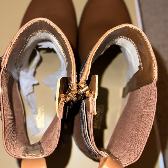 Michael Kors Women’s Rory Ankle Boot - Picture 7 of 11